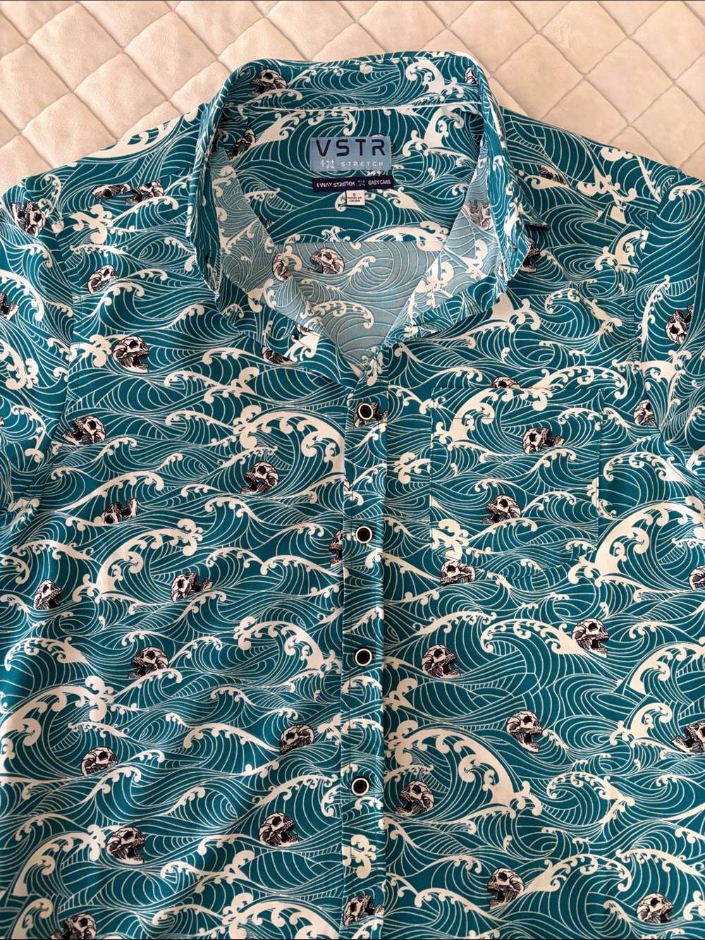 Teal Skull and Wave Print Men's Button-Up Shirt